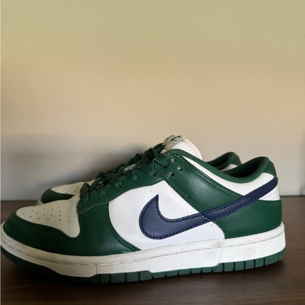 Women’s Nike Dunks